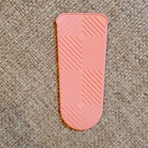 Hair straightener / curler rubber sleeve